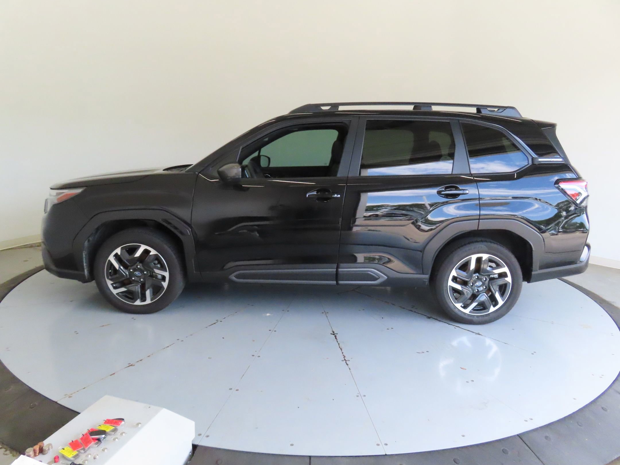 Certified 2025 Subaru Forester Limited w/ Popular Package #1 AWD/4WD image 7