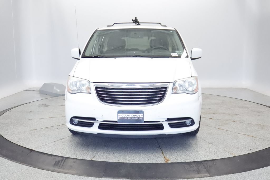 Used 2014 Chrysler Town & Country Touring FWD image 10