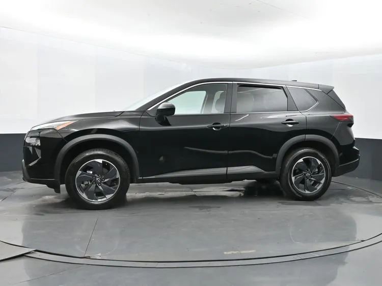 Used 2024 Nissan Rogue SV image 5