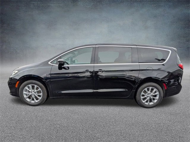 New 2025 Chrysler Pacifica Select w/ Uconnect Theater Family Group image 7