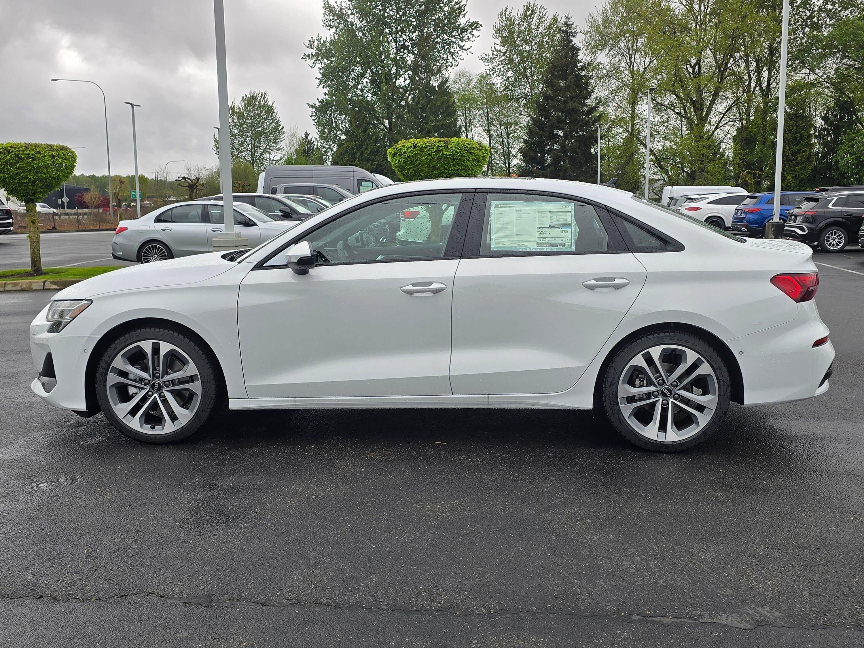 Used 2023 Audi Q4 e-tron Premium Plus RWD image 2