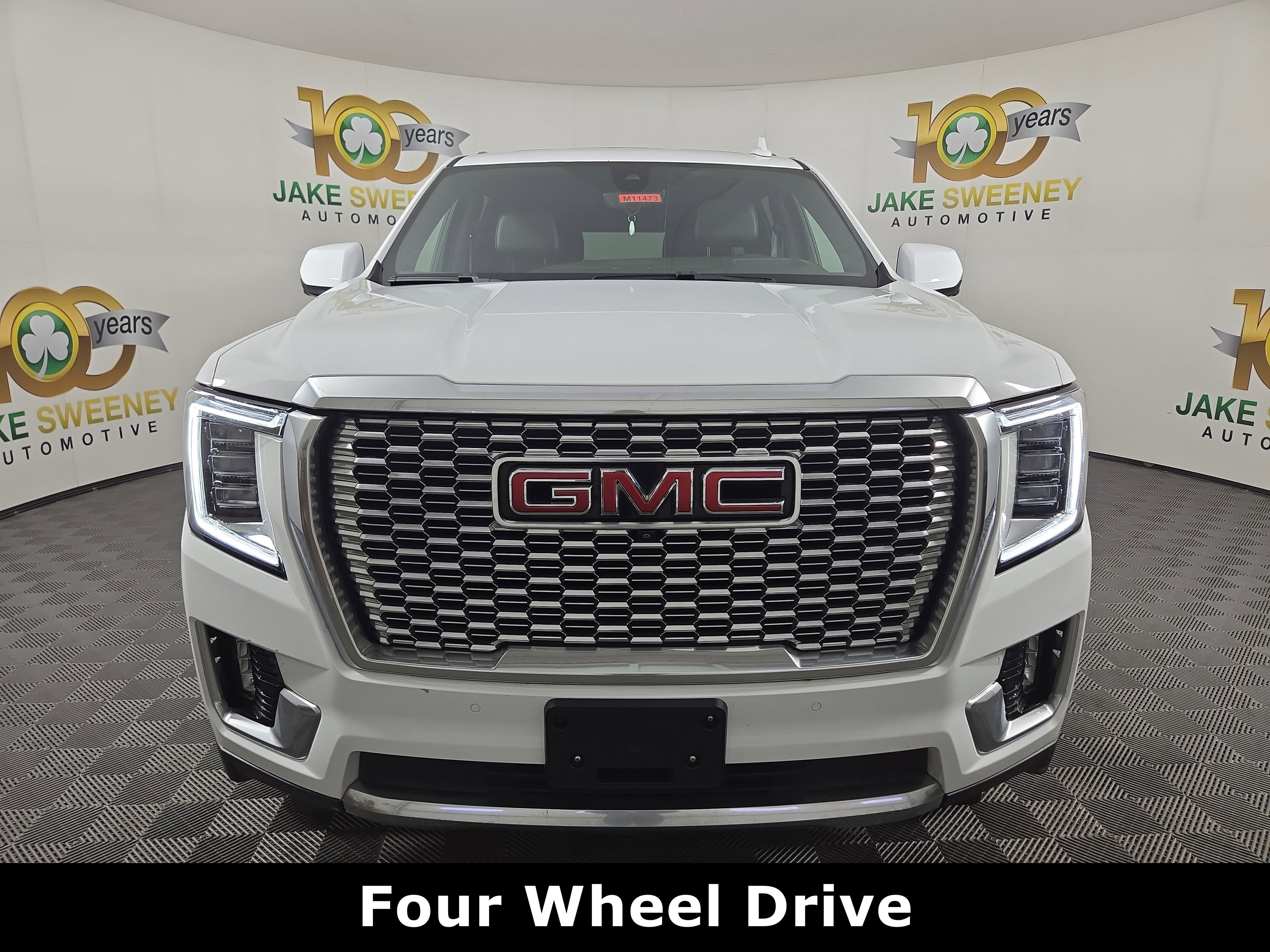 Used 2022 GMC Yukon XL Denali w/ Denali Premium Package image 3