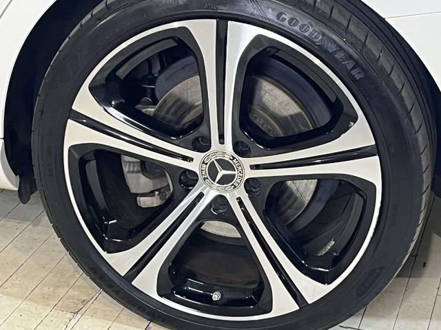 Used 2025 Mercedes-Benz C 300 Sedan image 13