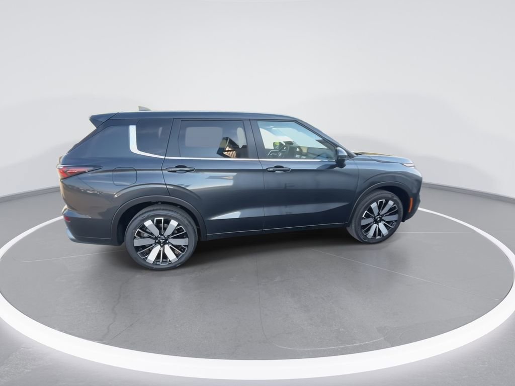 Used 2025 Mitsubishi Outlander SE FWD image 9