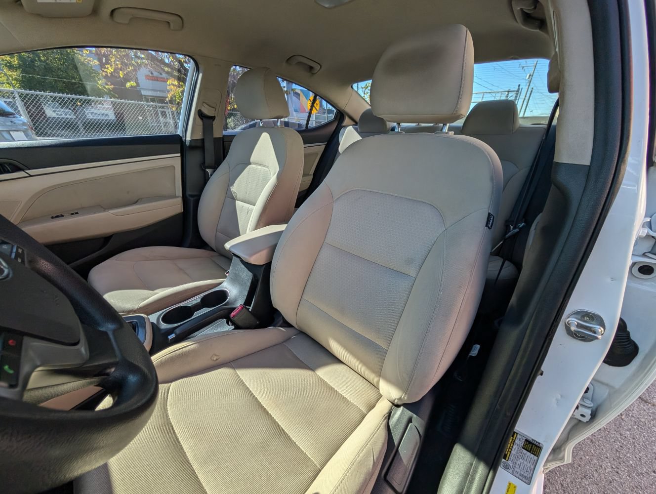 Used 2017 Hyundai Elantra SE FWD image 16