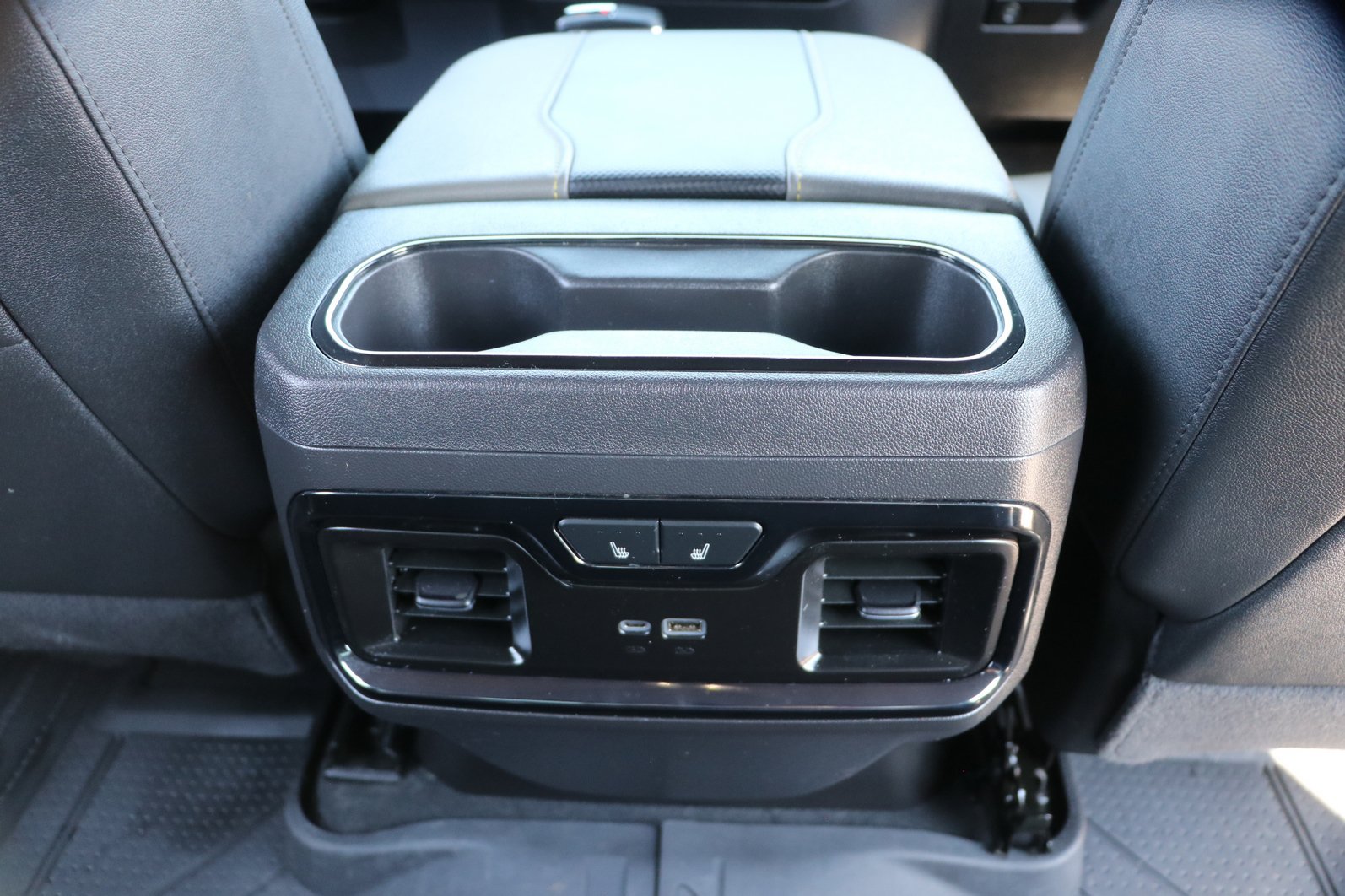 Used 2025 Chevrolet Silverado 1500 ZR2 w/ Technology Package AWD/4WD image 33