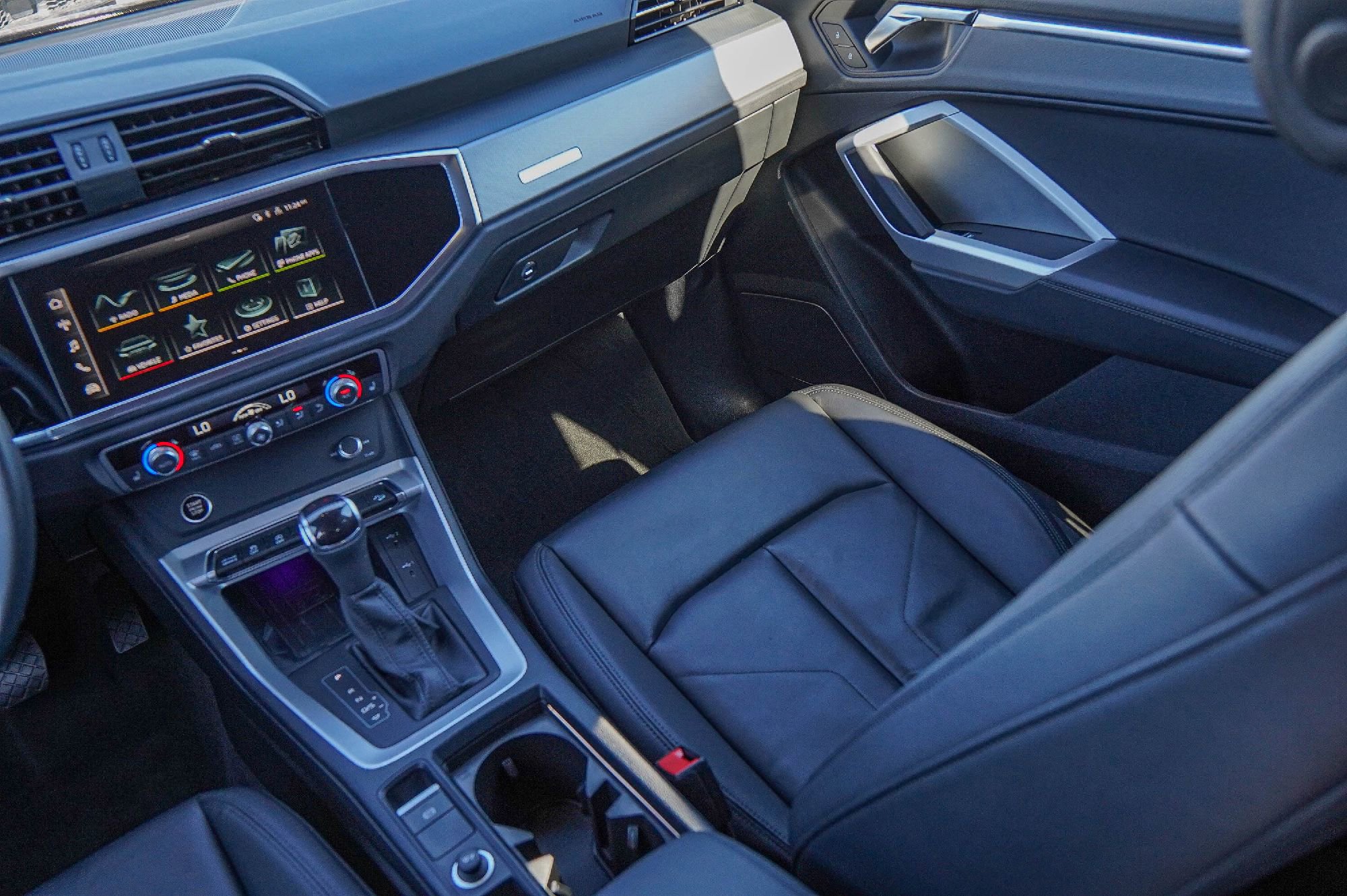 Certified 2025 Audi Q3 2.0T Premium Plus w/ Premium Plus Package image 26