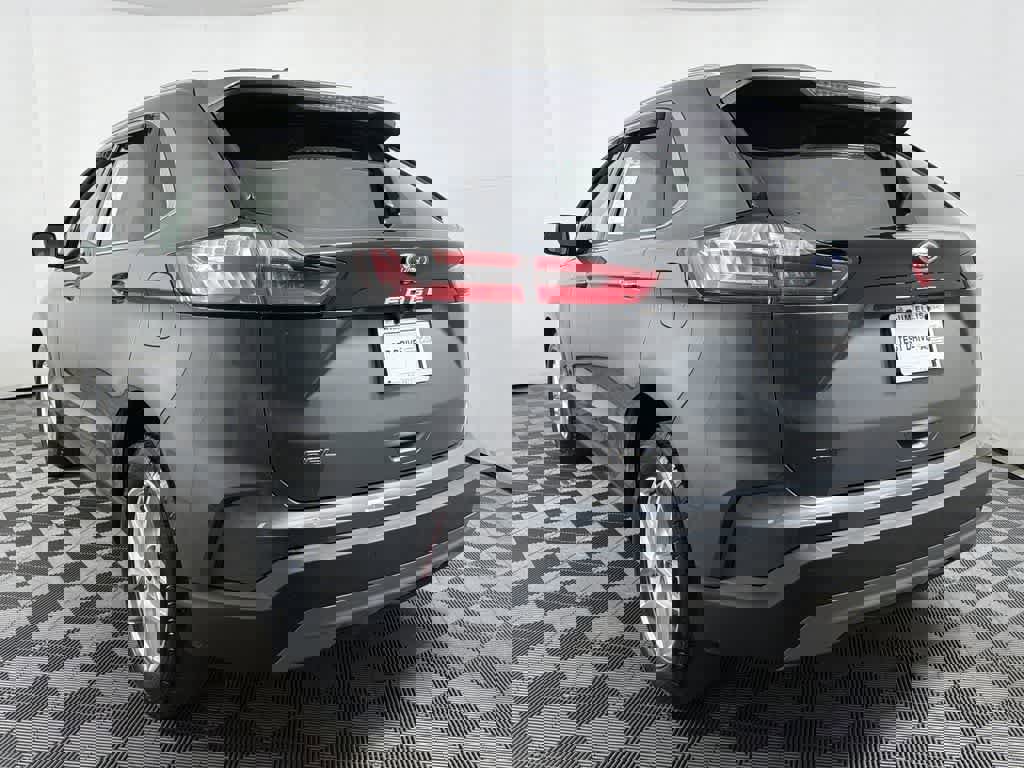 Used 2021 Ford Edge SEL w/ Convenience Package image 4