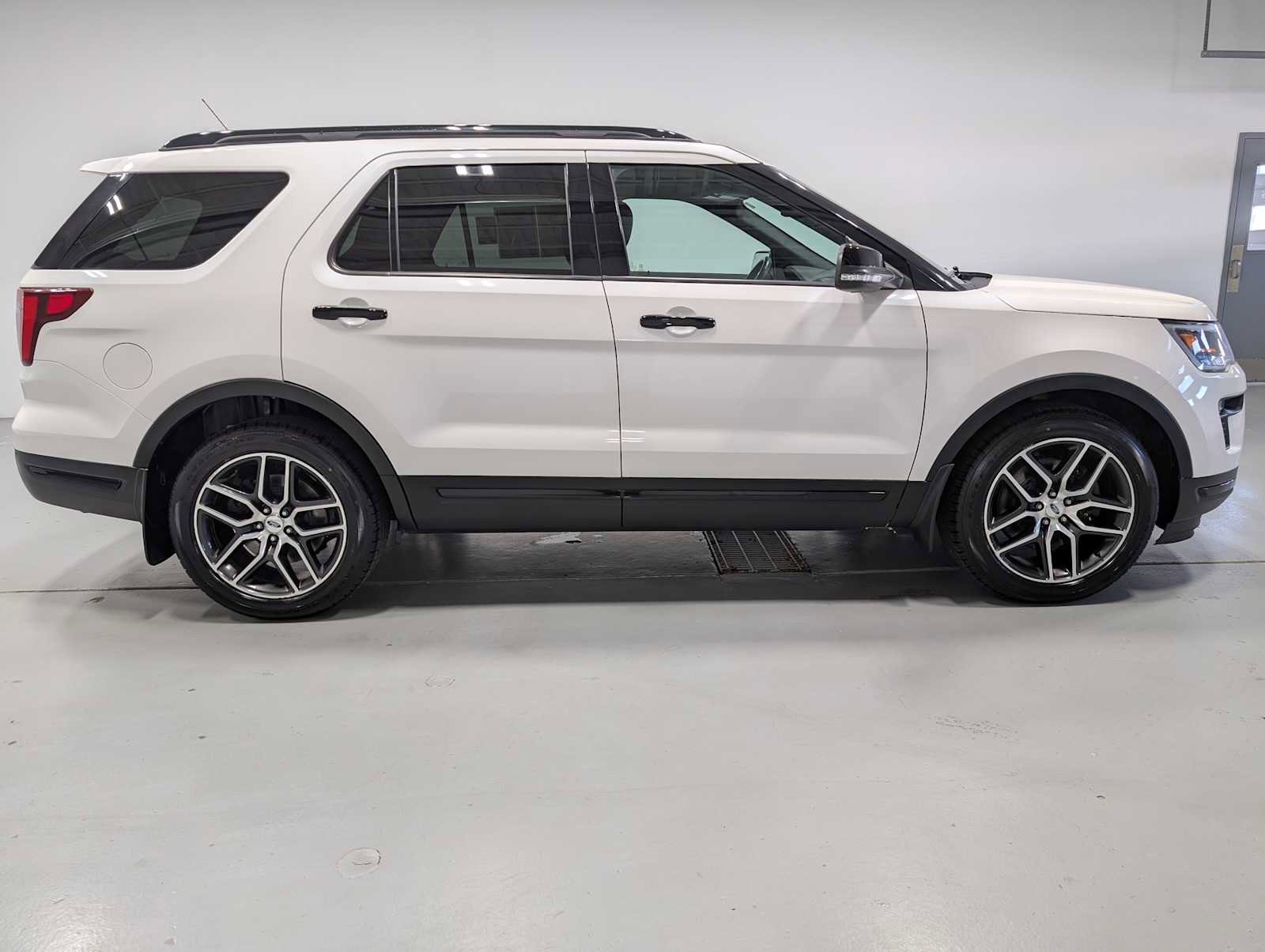 Used 2019 Ford Explorer Sport w/ Equipment Group 401A AWD/4WD image 7