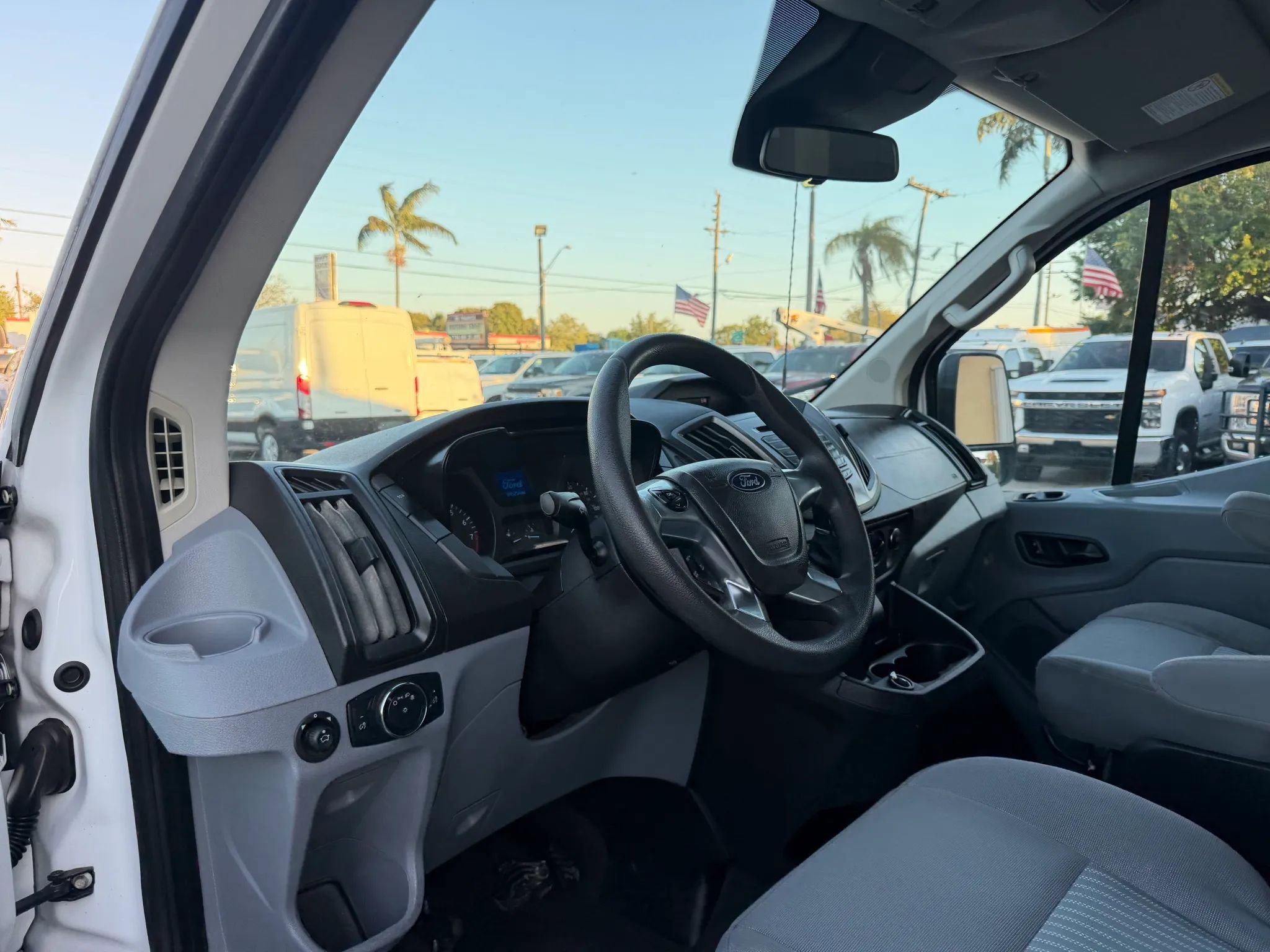 Used 2019 Ford Transit 350 XLT image 13