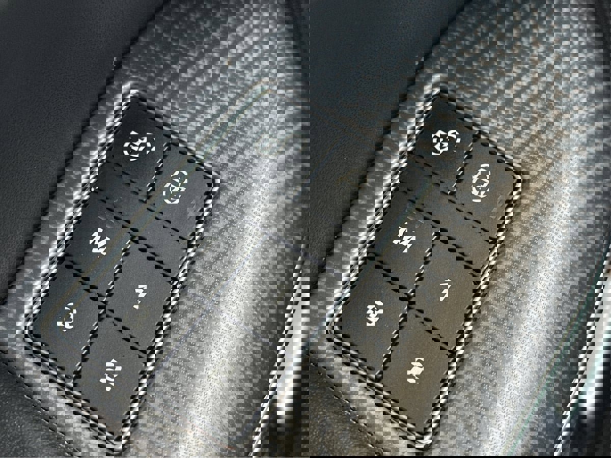 Used 2020 Land Rover Range Rover Sport HSE Dynamic image 38