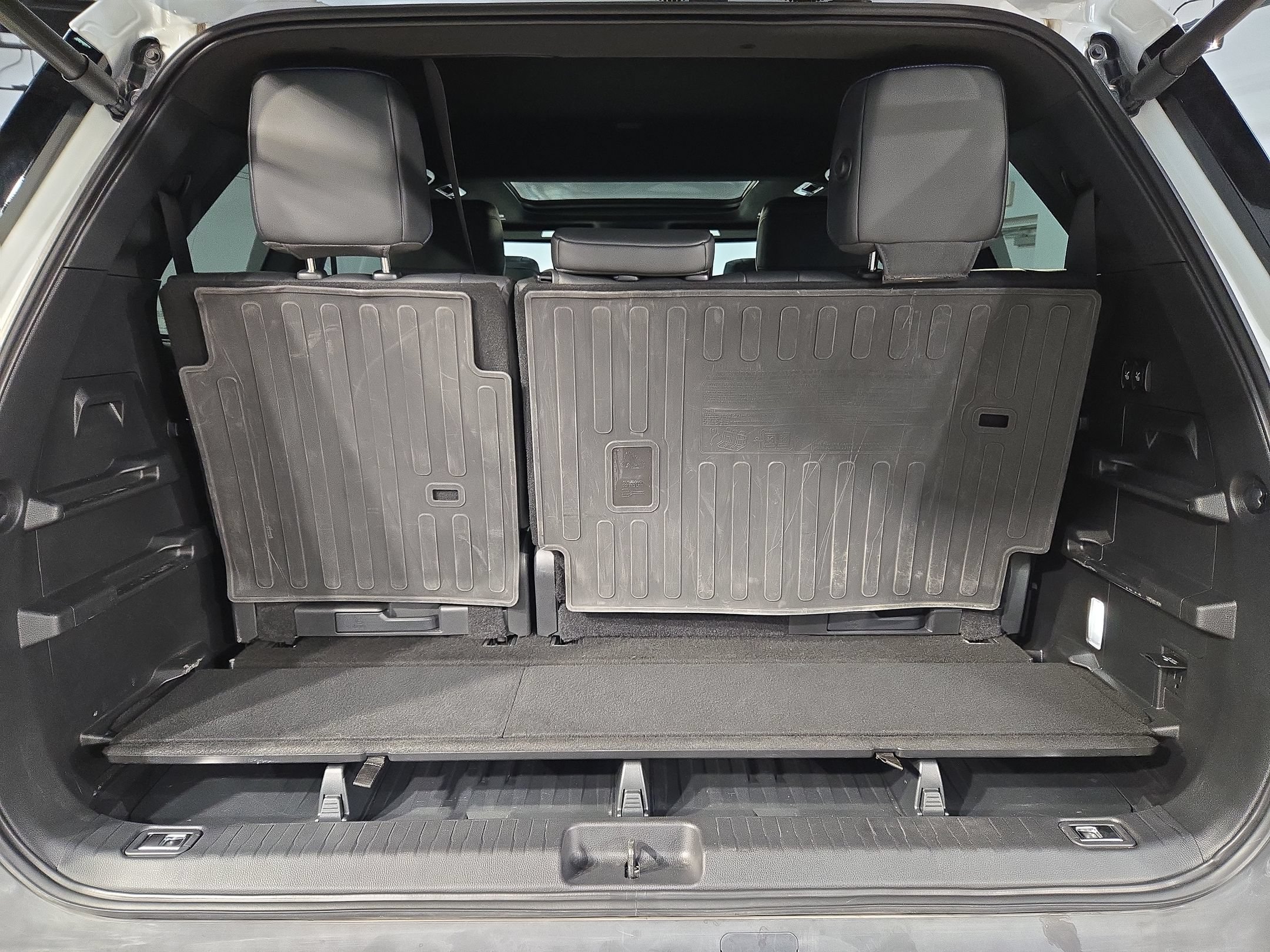 Used 2024 Toyota Sequoia Platinum w/ TRD Off-Road Package AWD/4WD image 18