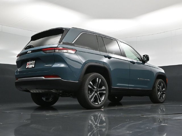 New 2027 Jeep Grand Cherokee Limited w/ Trailer Tow Package AWD/4WD image 57
