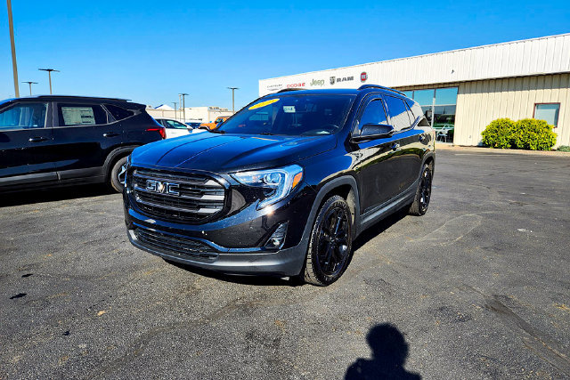 Used 2020 GMC Terrain SLT w/ Preferred Package AWD/4WD image 3