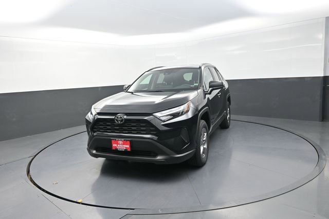 Used 2025 Toyota RAV4 LE image 31