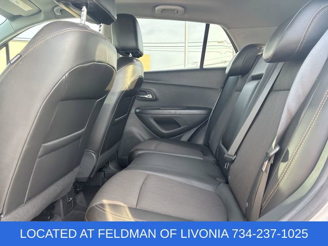 Used 2022 Chevrolet Trax LT w/ LT Convenience Package image 22