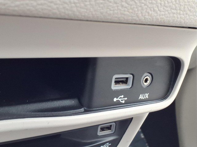 Used 2017 Chrysler Pacifica Limited w/ UConnect Theater Package image 25