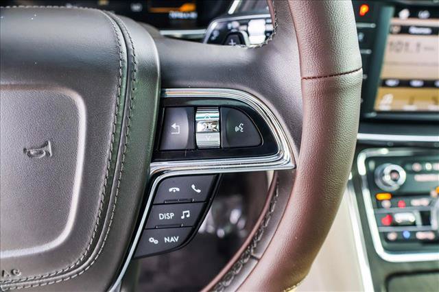 Used 2017 Lincoln Continental Select w/ Climate Package AWD/4WD image 16