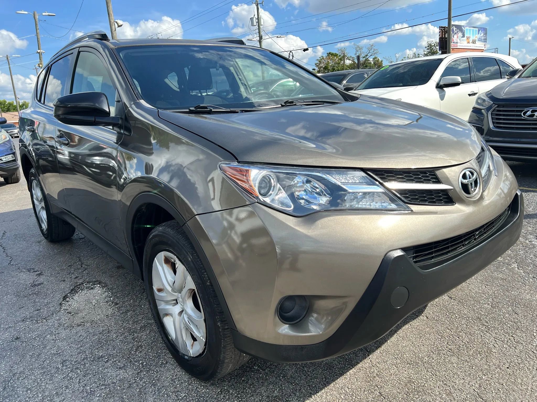 Used 2015 Toyota RAV4 LE image 4