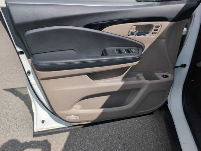 Used 2019 Honda Pilot Touring image 18