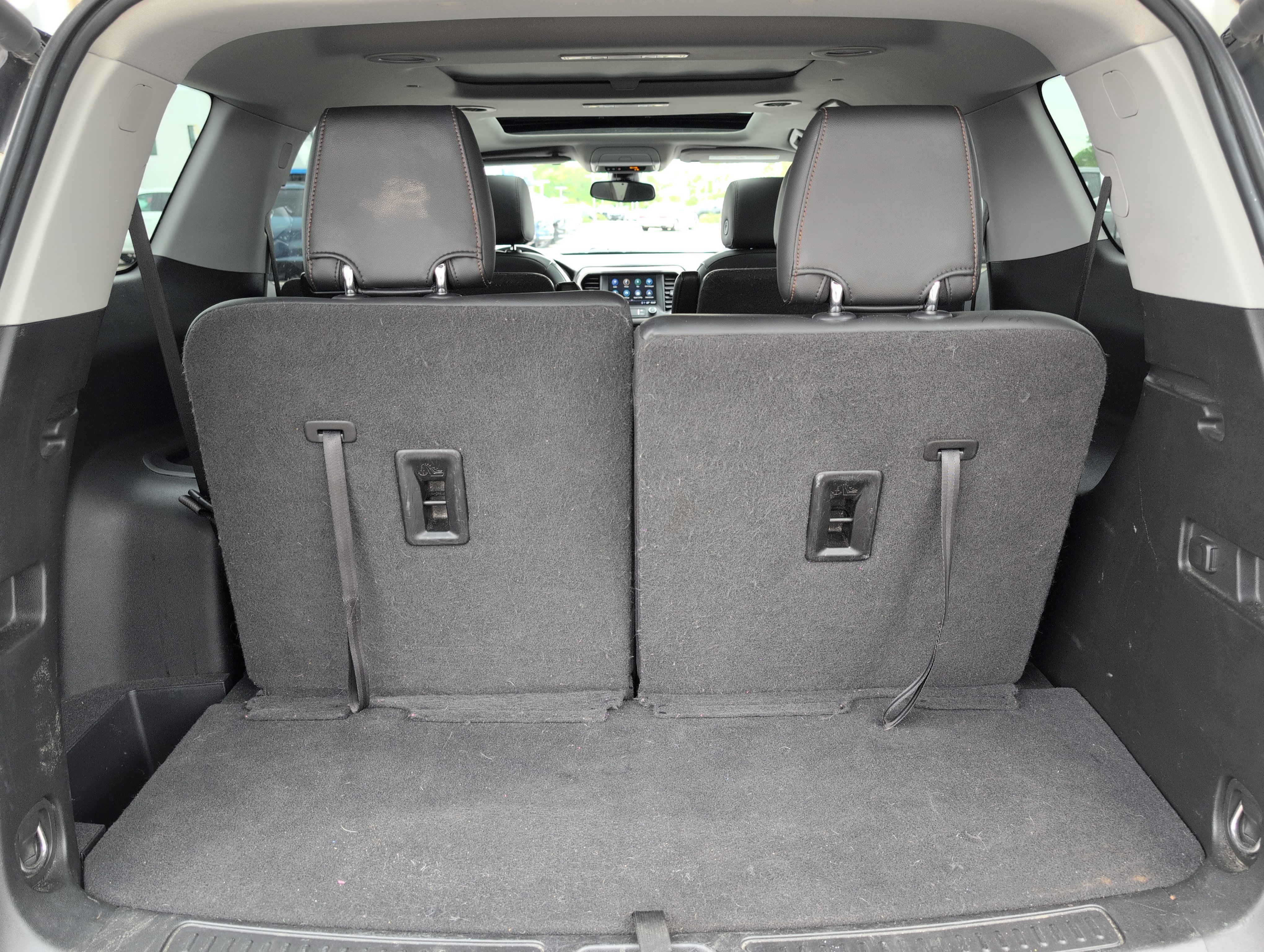 Used 2021 GMC Acadia AT4 w/ Preferred Package AWD/4WD image 5