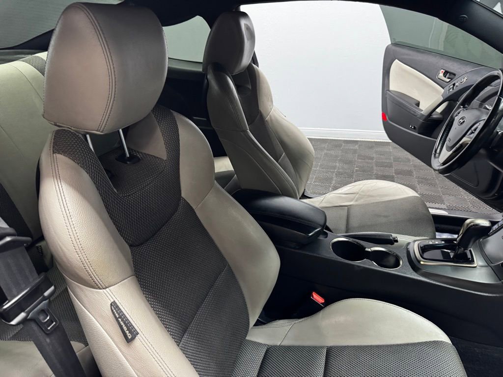 Used 2016 Hyundai Genesis 3.8 RWD image 43