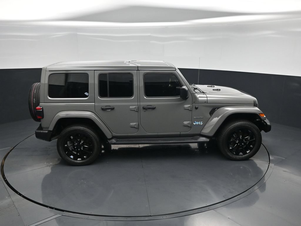 Used 2023 Jeep Wrangler Unlimited Sahara w/ Cold Weather Group AWD/4WD image 37