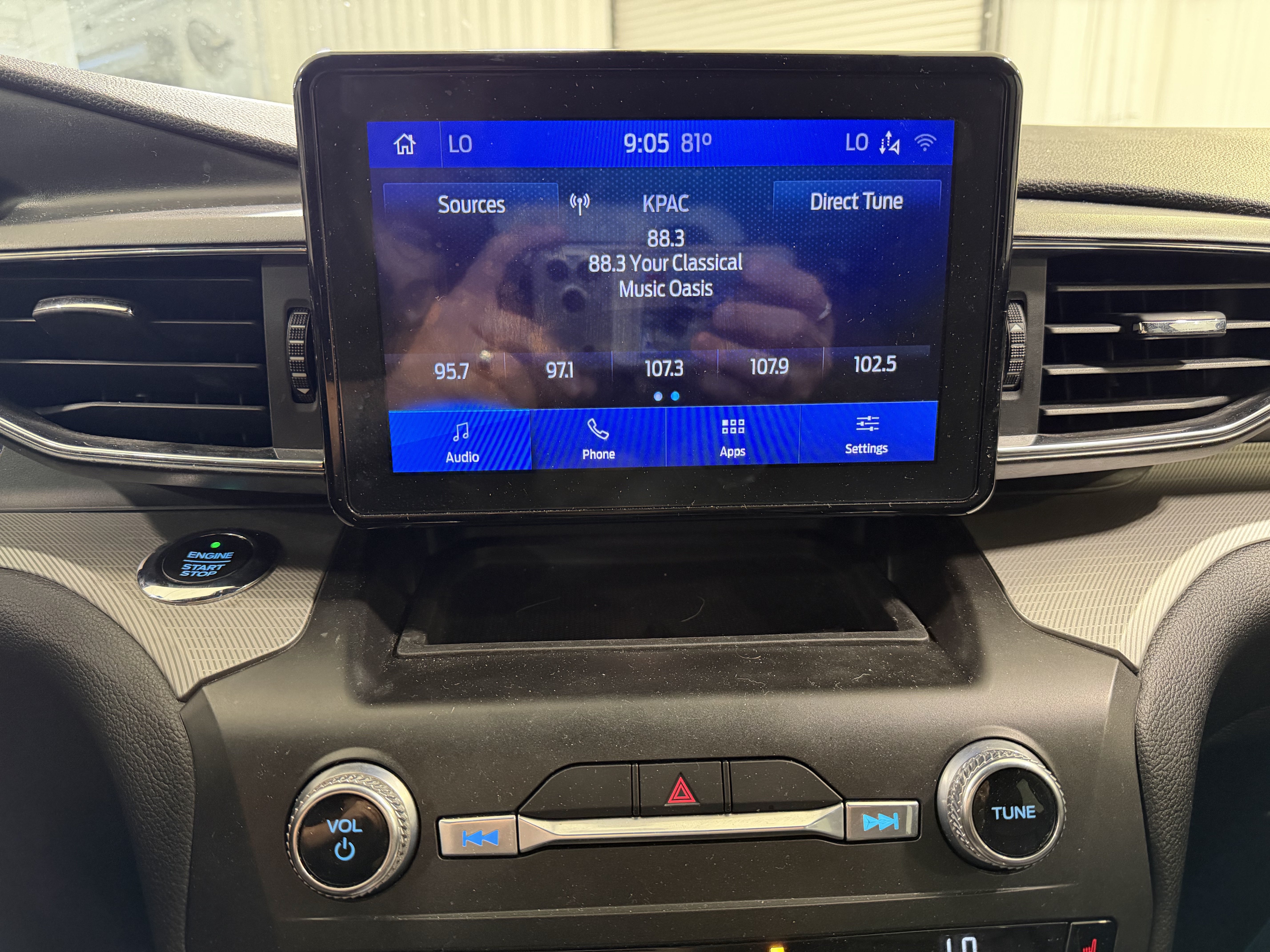 Used 2020 Ford Explorer XLT w/ Equipment Group 202A AWD/4WD image 18