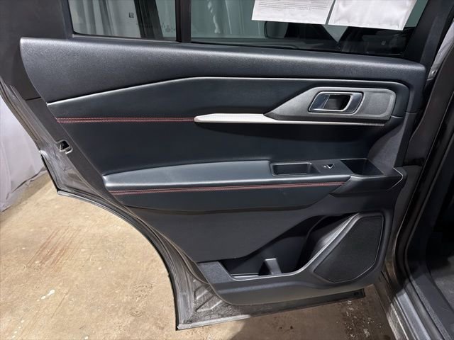 Used 2025 Ford Explorer ST-Line image 11