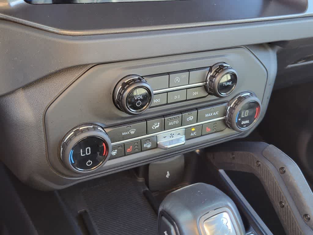 Used 2025 Ford Bronco Badlands image 23