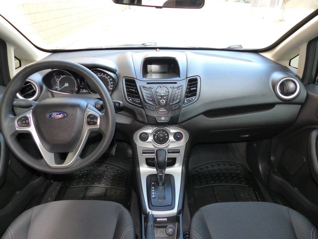 Used 2017 Ford Fiesta SE image 35