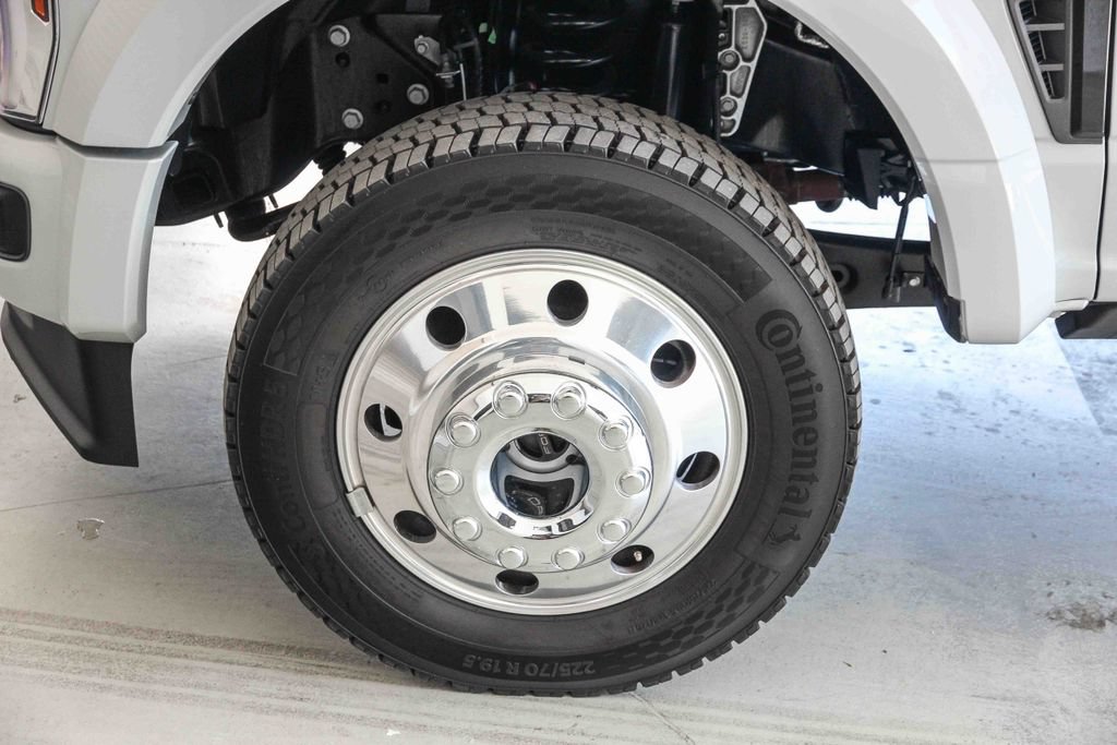 Used 2026 Ford F450 Platinum w/ FX4 Off-Road Package AWD/4WD image 11