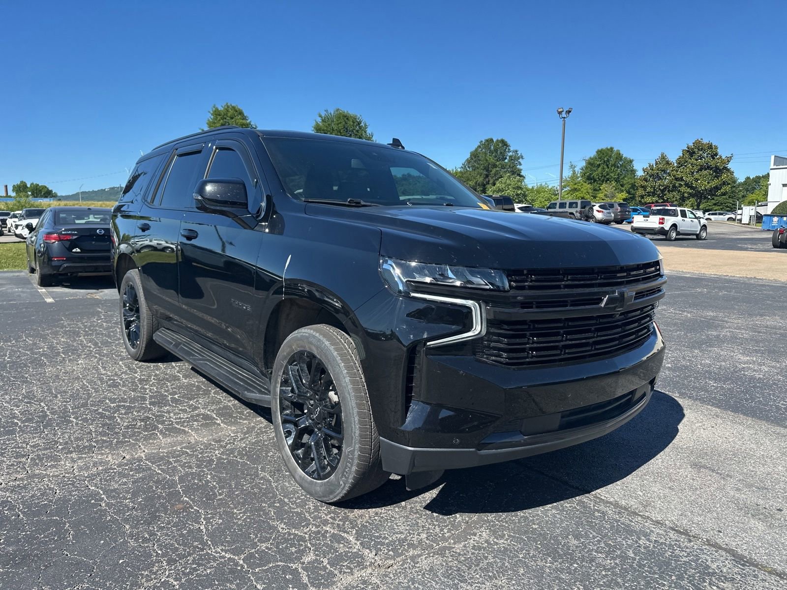 Used 2024 Chevrolet Tahoe LT w/ LT Signature Package AWD/4WD image 2
