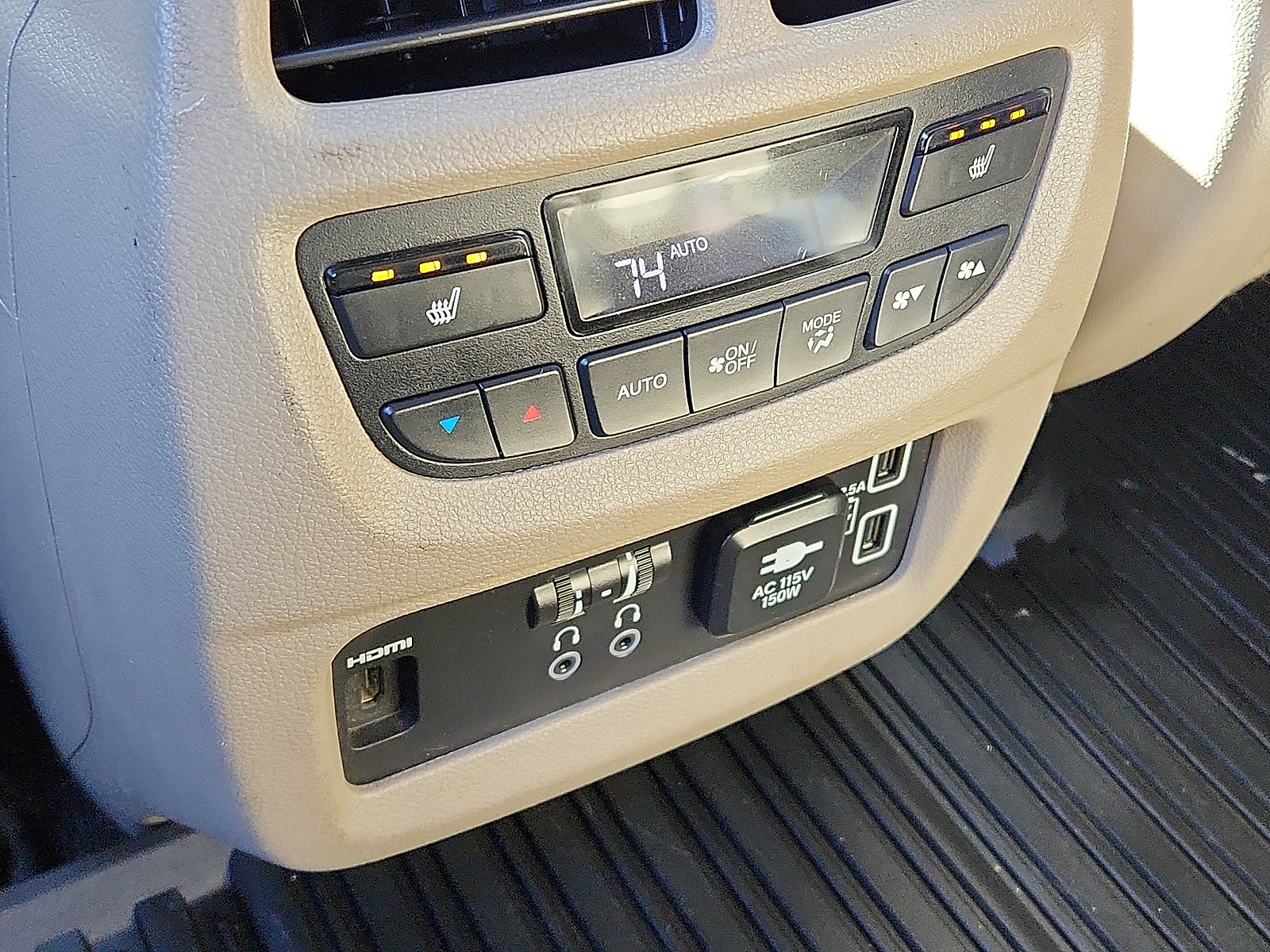 Used 2019 Honda Pilot Touring image 11