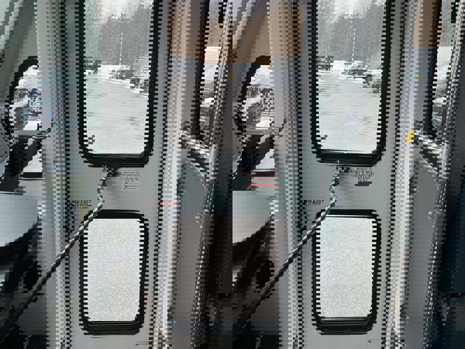 Used 2011 Ford E-350 and Econoline 350 Extended Super Duty w/ PWR Group image 18