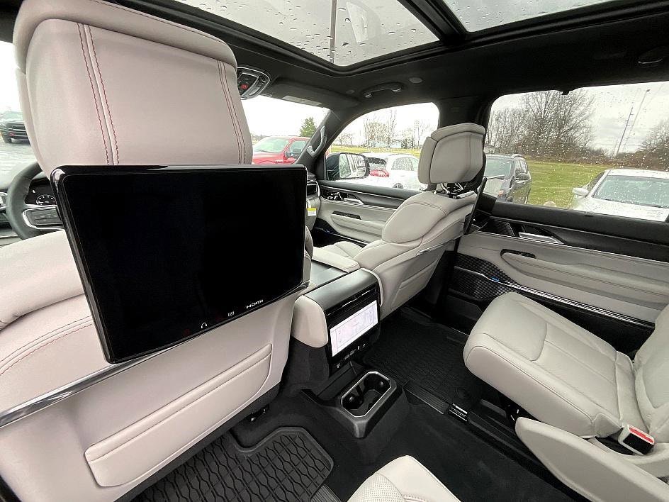New 2026 Jeep Grand Wagoneer L Summit image 35