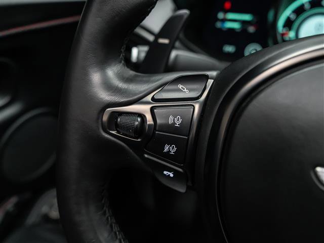 Used 2023 Aston Martin V8 Vantage Roadster image 32