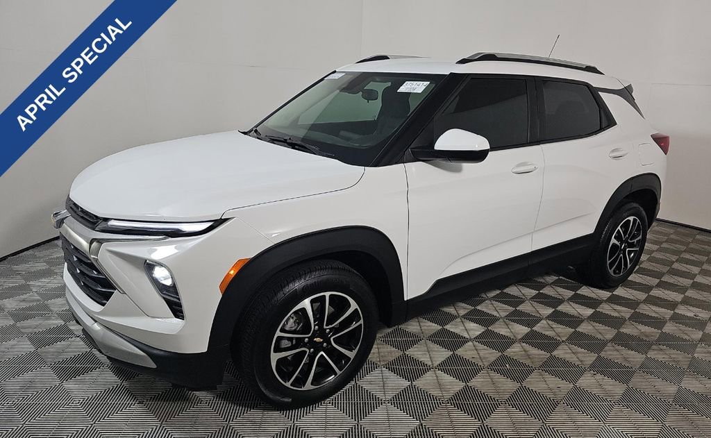 Used 2024 Chevrolet TrailBlazer LT image 1