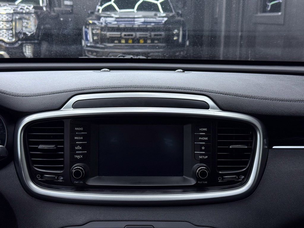 Used 2019 Kia Sorento LX image 23
