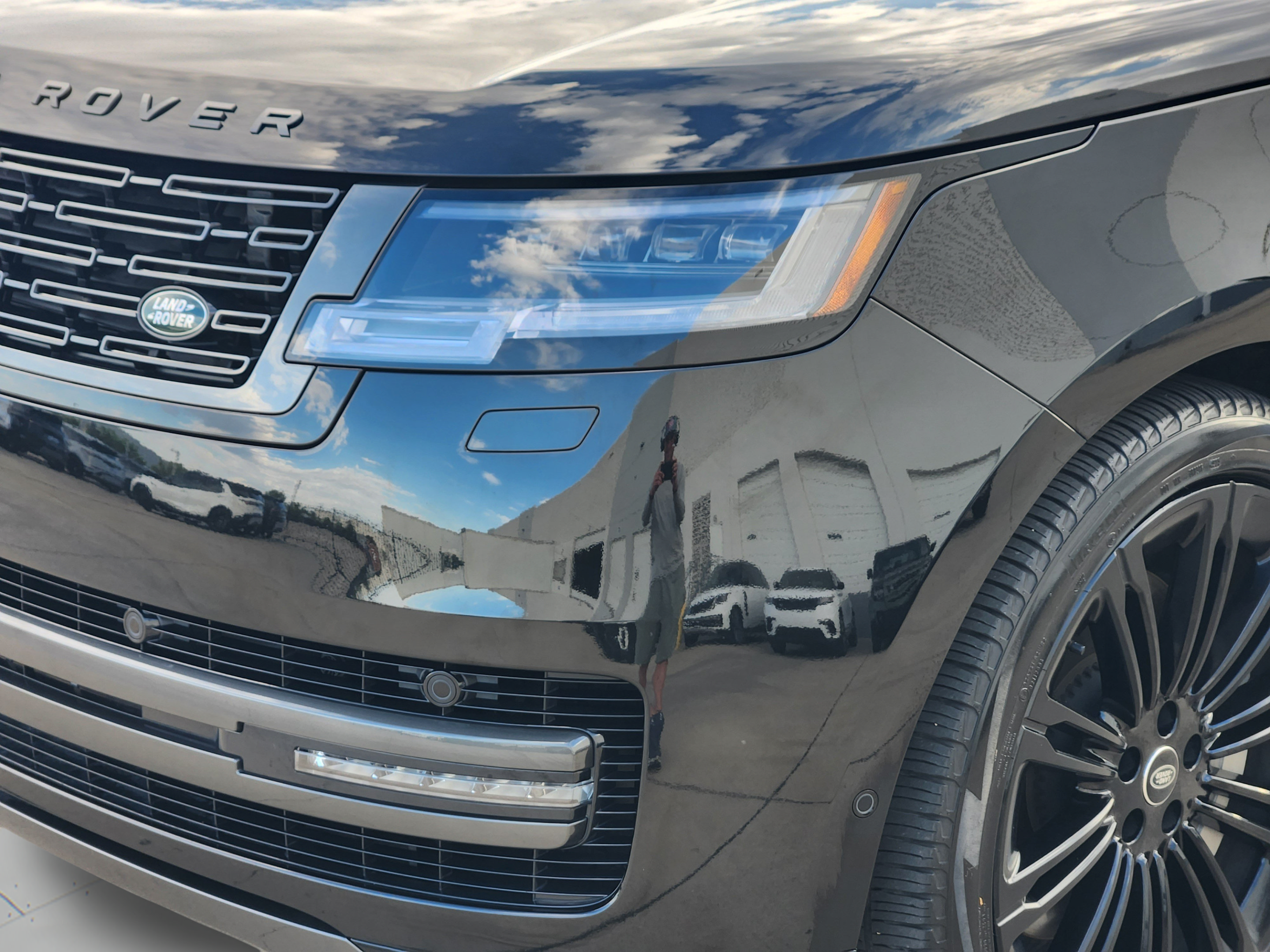 Certified 2024 Land Rover Range Rover SE AWD/4WD image 33
