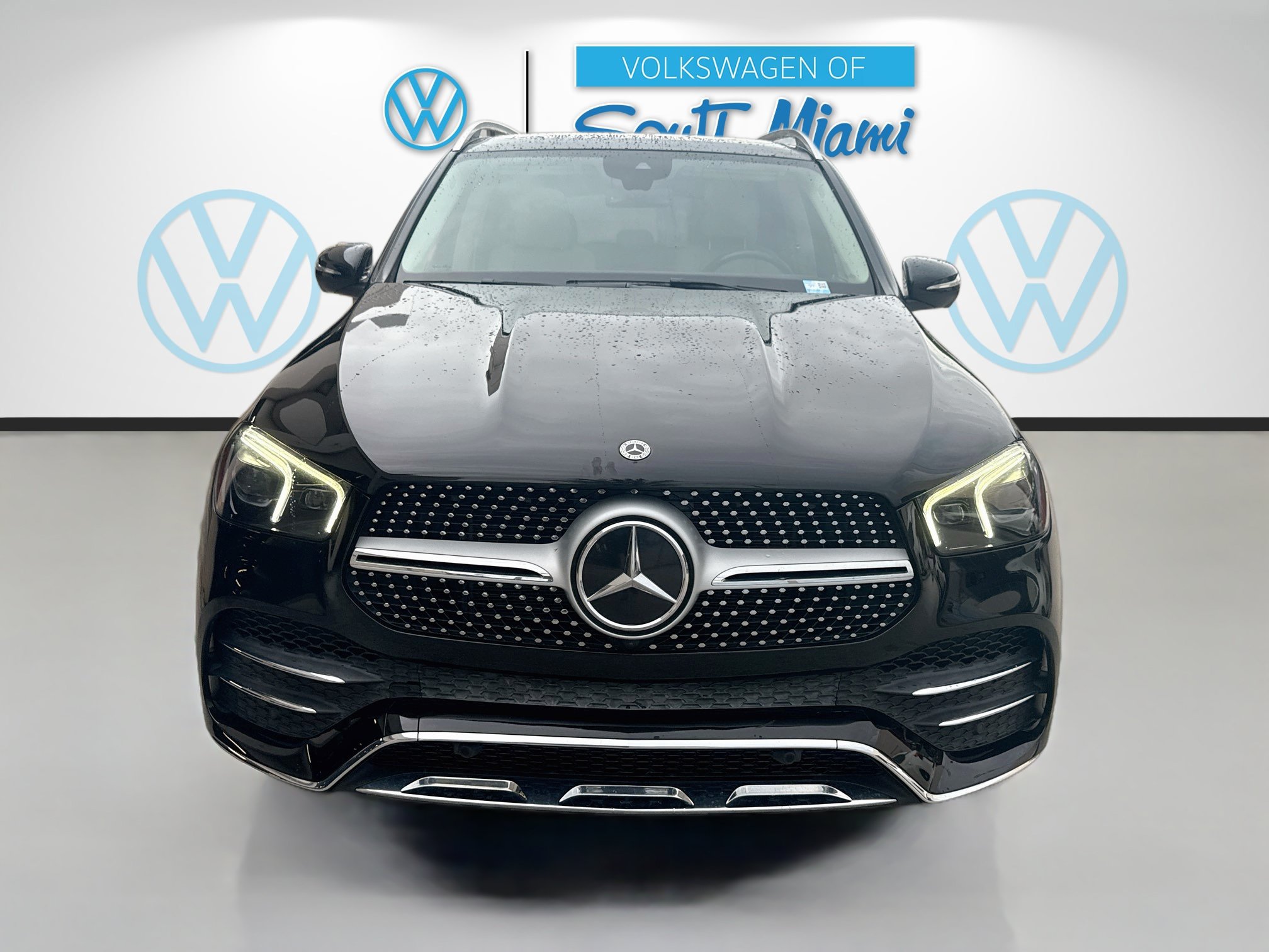 Used 2022 Mercedes-Benz GLE 350 4MATIC w/ AMG Line Exterior image 2