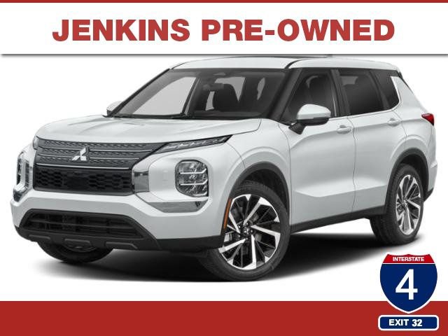 Used 2023 Mitsubishi Outlander ES image 1