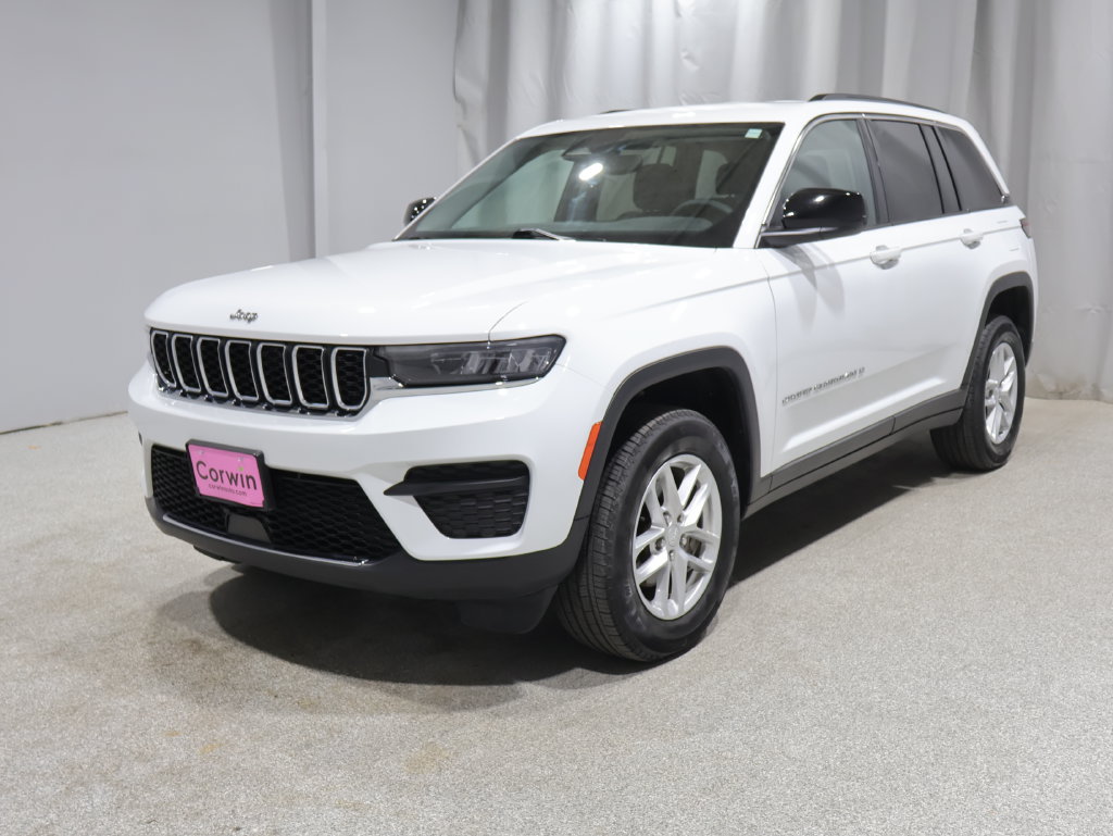 Certified 2023 Jeep Grand Cherokee Laredo AWD/4WD image 7
