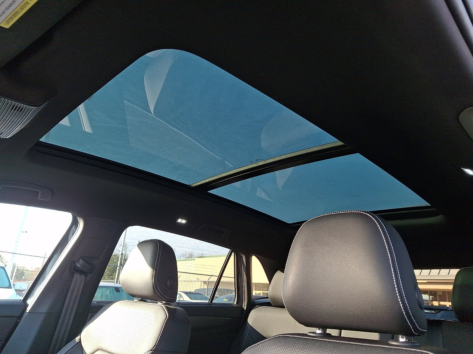 Certified 2025 Volkswagen Atlas Cross Sport SE w/ Panoramic Sunroof Package image 14