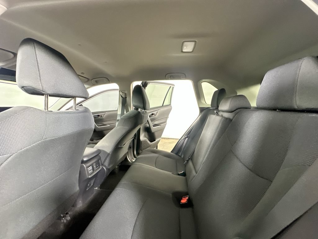 Used 2023 Toyota RAV4 LE AWD/4WD image 15