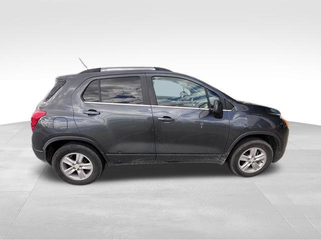 Used 2016 Chevrolet Trax LT AWD/4WD image 2