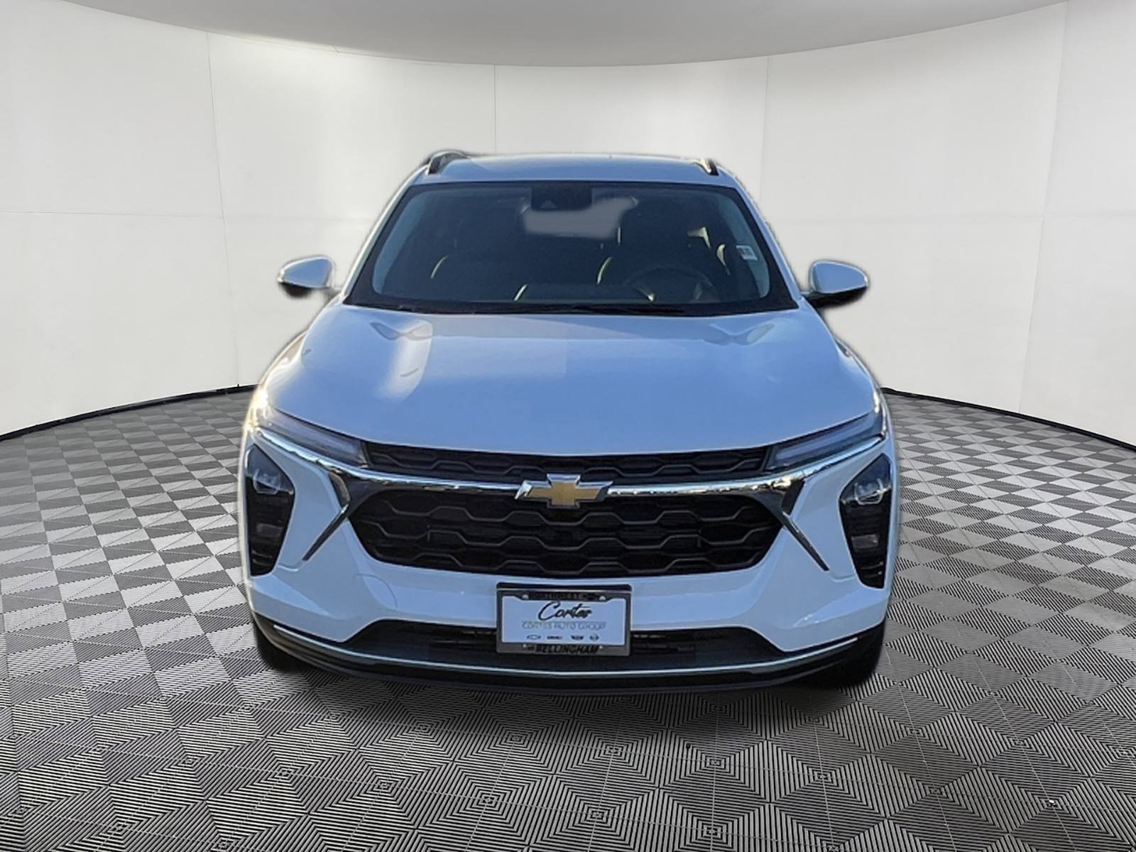 New 2026 Chevrolet Trax LT w/ Driver Confidence Package image 2