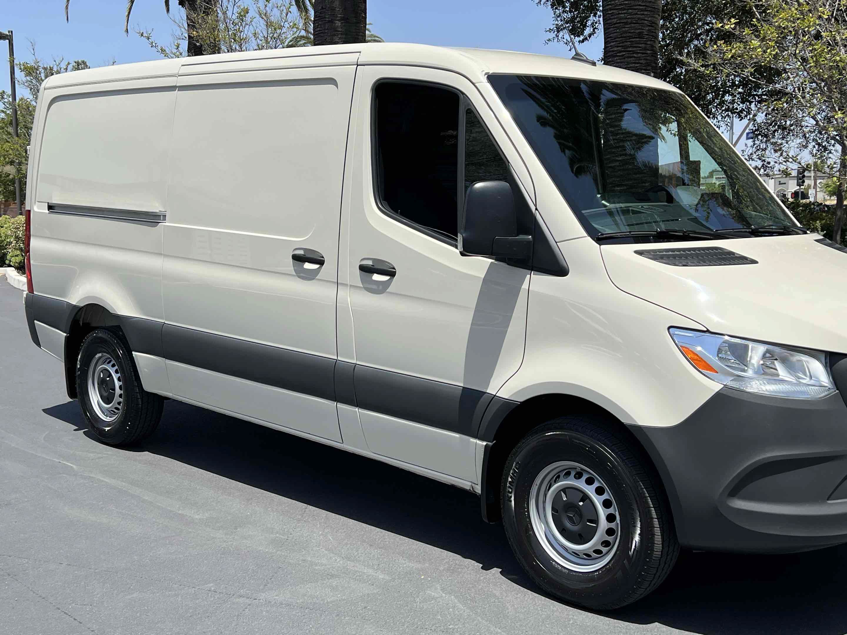 Used 2026 Mercedes-Benz Sprinter 2500 image 32