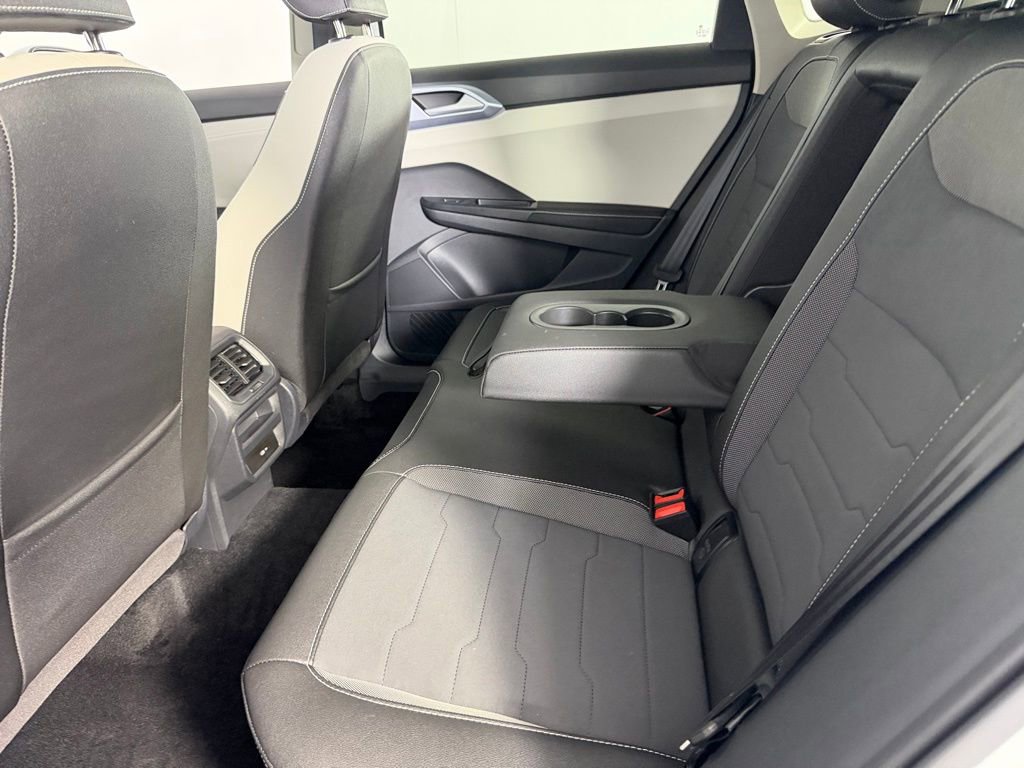 Used 2025 Volkswagen Taos SE w/ Panoramic Sunroof Package AWD/4WD image 25