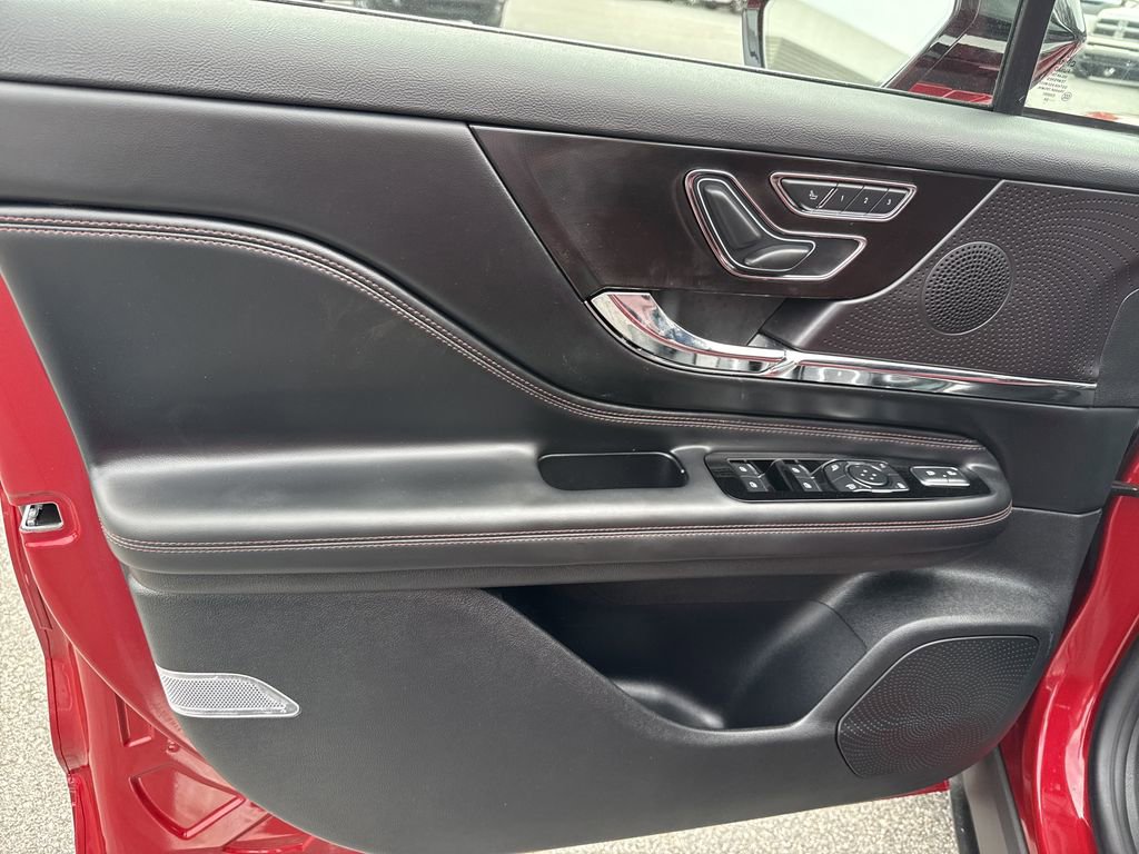 Used 2025 Lincoln Corsair Grand Touring w/ Equipment Group 301A image 10